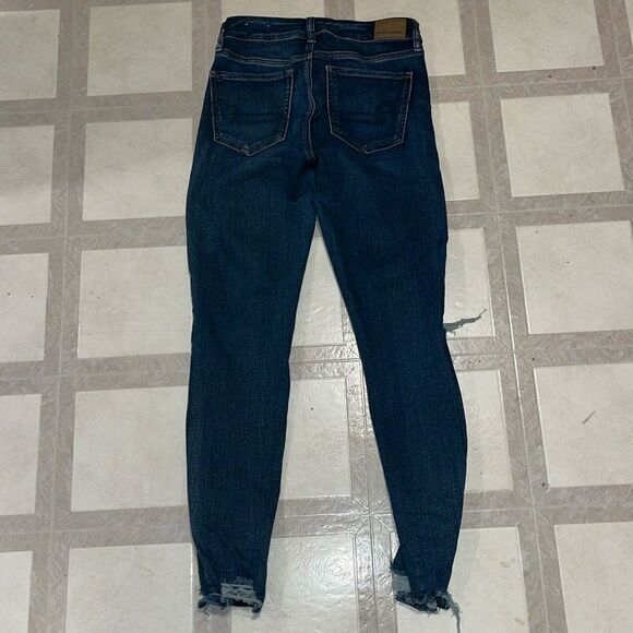 AMERICAN EAGLE SIZE 4 NE(X)T LEVEL STRETCH HI-RISE DISTRESSED JEGGING CROP - Picture 2 of 9